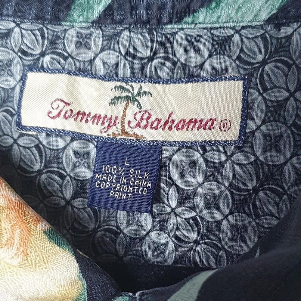 TOMMY BAHAMA 100% Silk Soft Button Up Shirt Black With Floral Pattern Men Size L - Picture 6 of 9